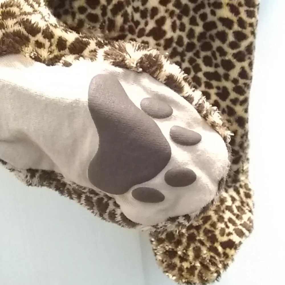 FINAL MARKDOWN Old navy hooded leopard sleeper 0-3 months